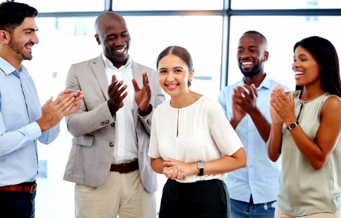 Ruhige Lernumgebung für konzentrierte spirituelle Praxis